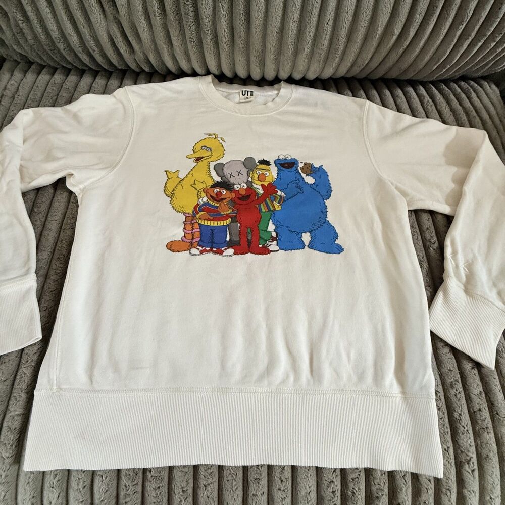 UNIQLO KAWS x Sesame Street Character Graphic Crewneck White Men’s XS/ Women's S